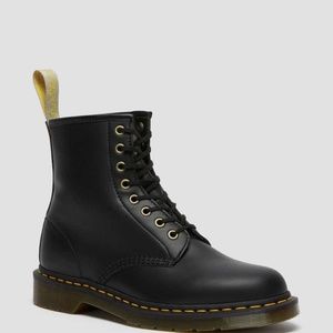 NEW WITHOUT TAGS: VEGAN 1460 FELIX LACE UP BOOTS